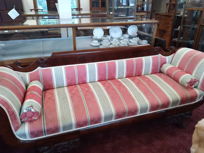 Janet's Antiques 9