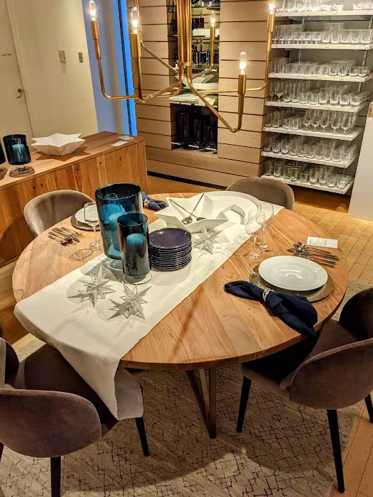 Crate & Barrel 7