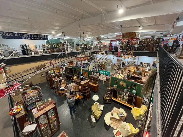 Braxton's Antique Mall 4