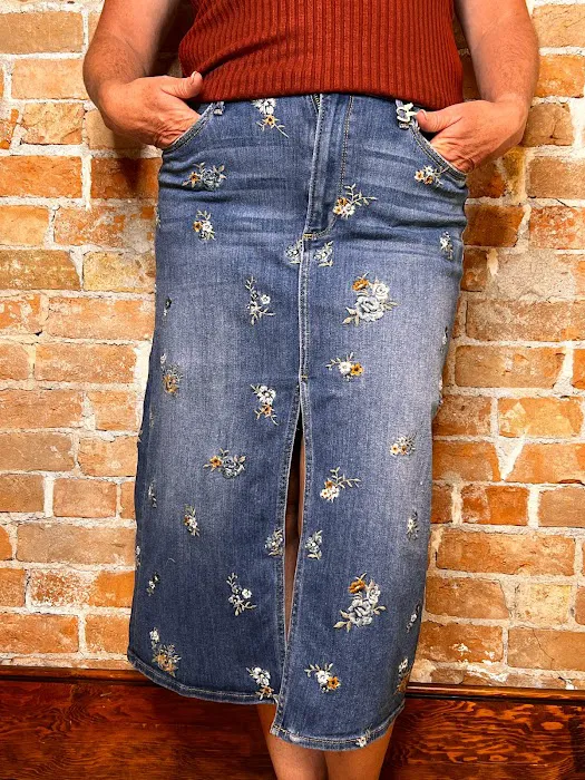 SheShe Boutique 0