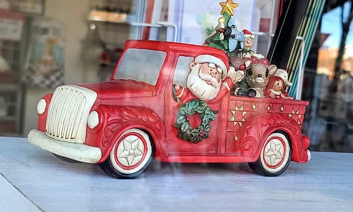Holiday Gifts & Home Decor 0