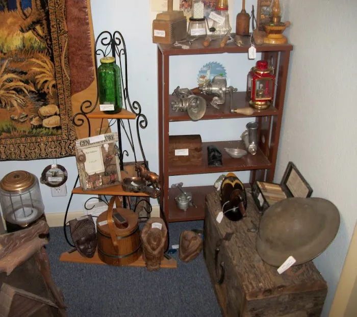 Hidden Treasures Antiques, Collectibles & Gifts 2