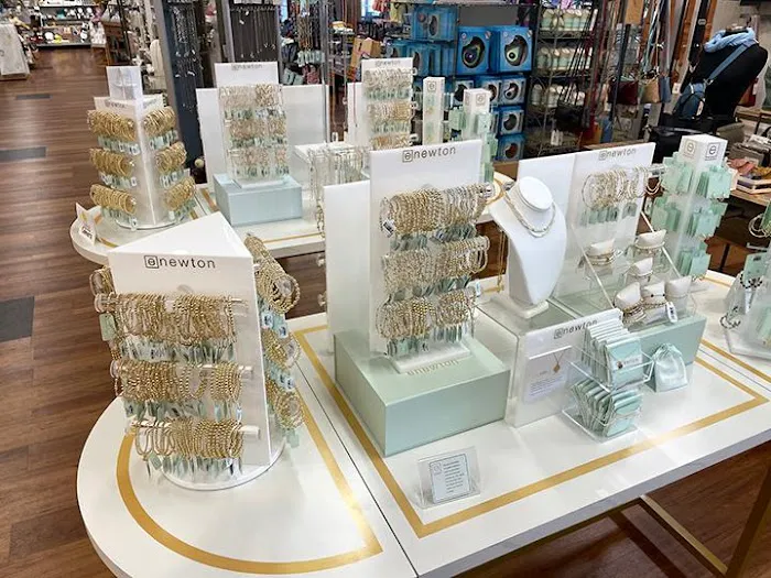 Annie's Hallmark Shop 3
