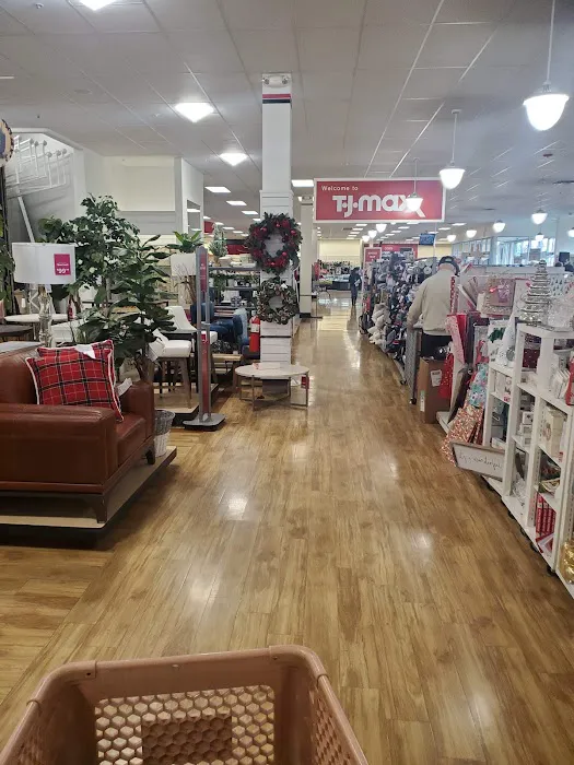 T.J. Maxx & HomeGoods 6