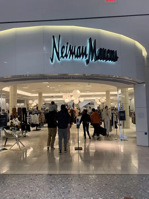 Neiman Marcus 0