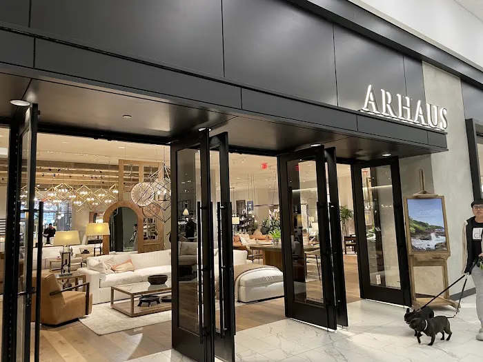 Arhaus 0