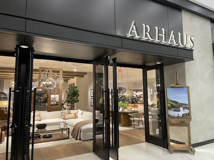 Arhaus 6