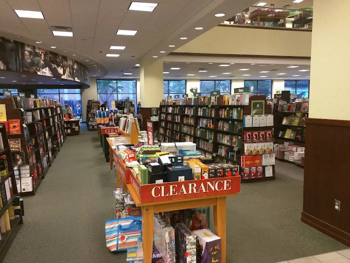Barnes & Noble 7