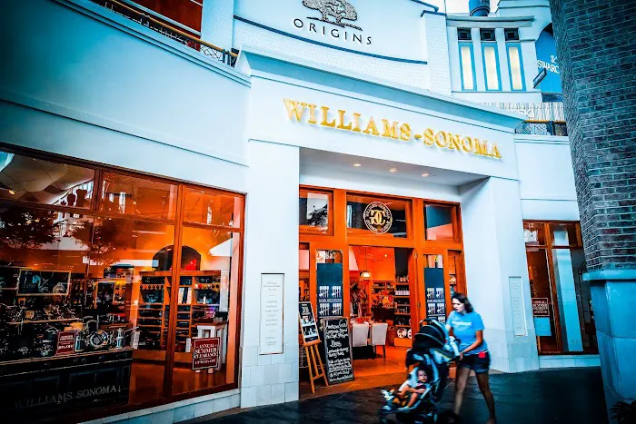 Williams-Sonoma 2
