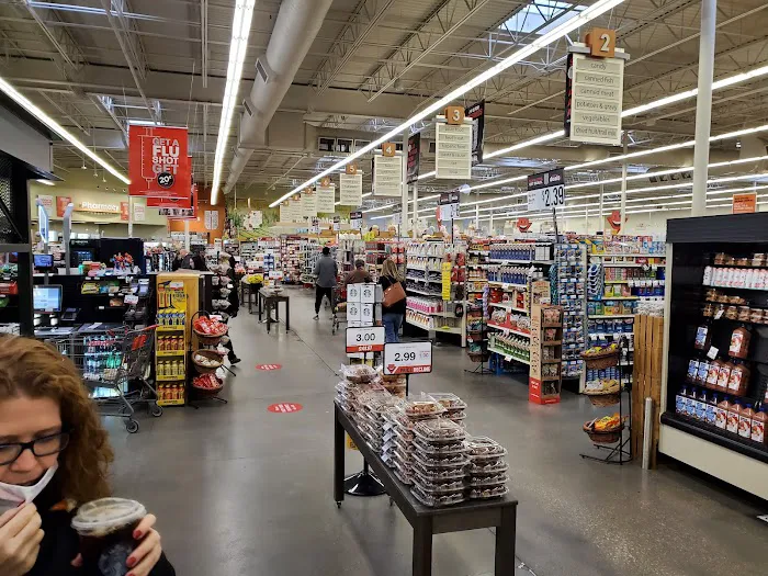 Hy-Vee Grocery Store 3