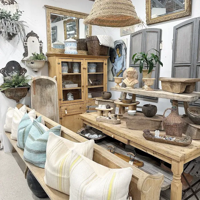 The Agoura Antique Mart 3