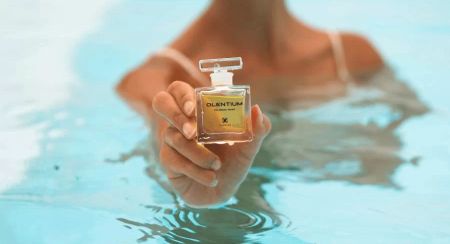 Best Perfumes for a Casual Day Out: Light & Refreshing Fragrances
