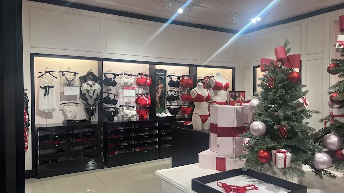 Victoria's Secret 0