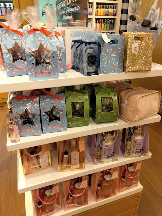 Bath & Body Works 4