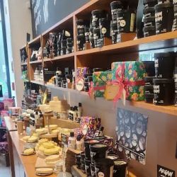 Lush Cosmetics Crocker Park ico