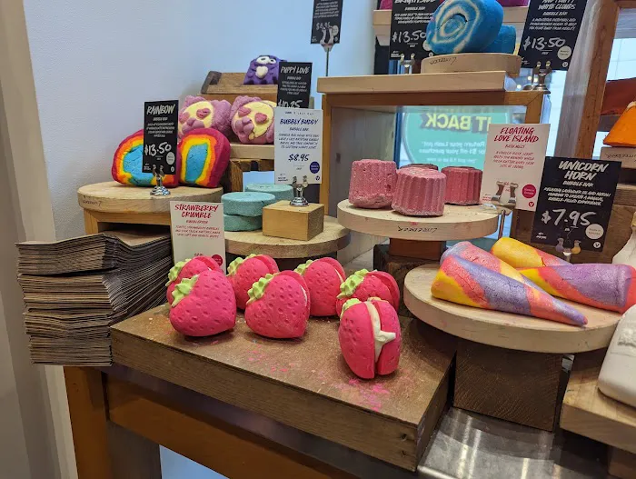 Lush Cosmetics Crocker Park 8