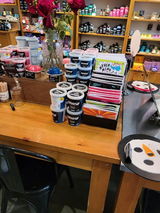 Lush Cosmetics Crocker Park 9