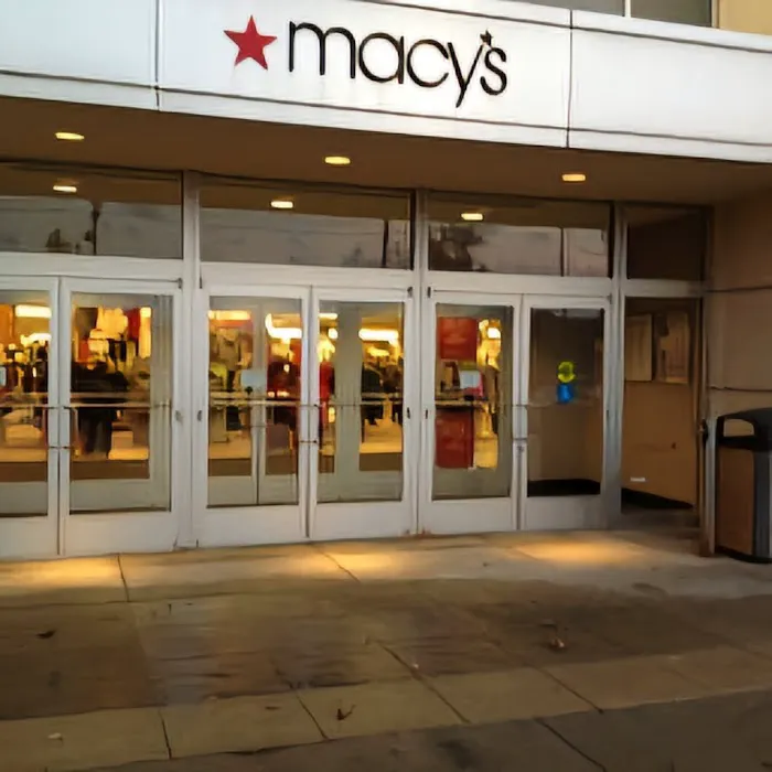 Macy's Backstage 3