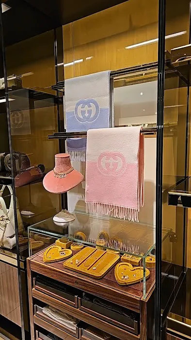 Gucci - Saks Beachwood - Handbags 0
