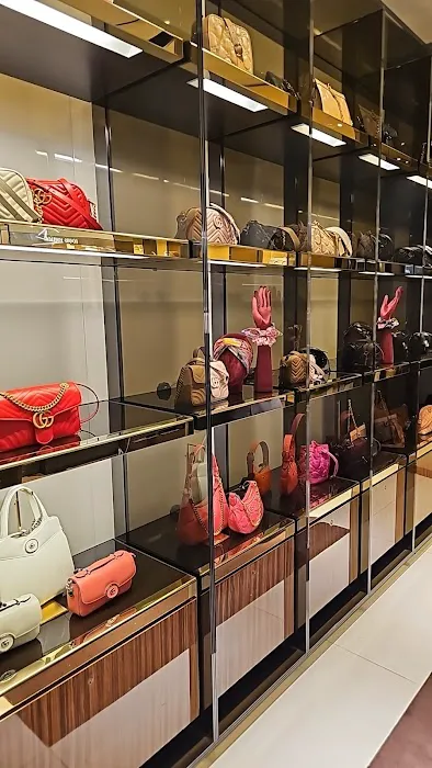Gucci - Saks Beachwood - Handbags 6