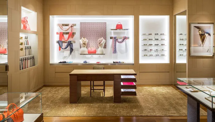 Louis Vuitton Cleveland Saks 3