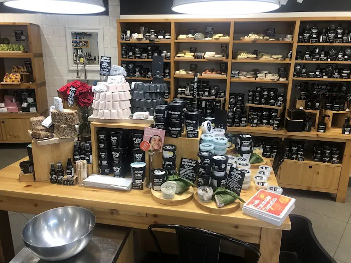 Lush Cosmetics Beachwood 4