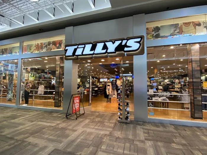 Tillys 8