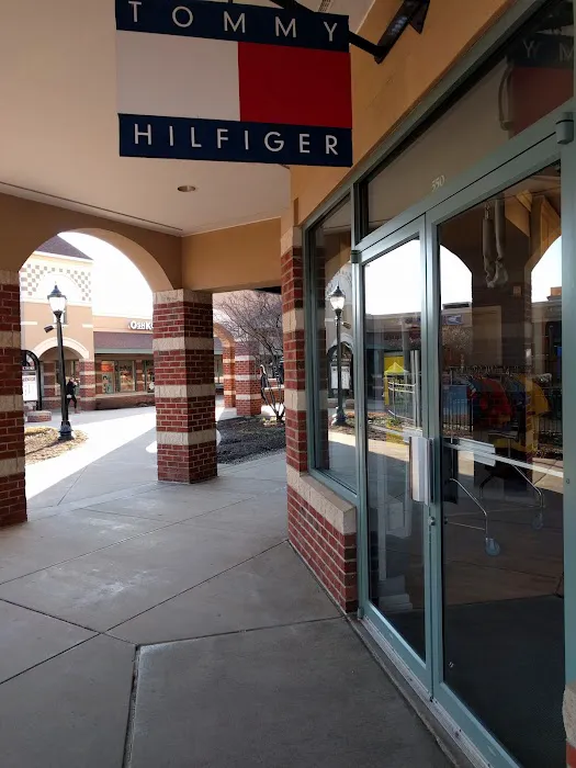 Tommy Hilfiger 1