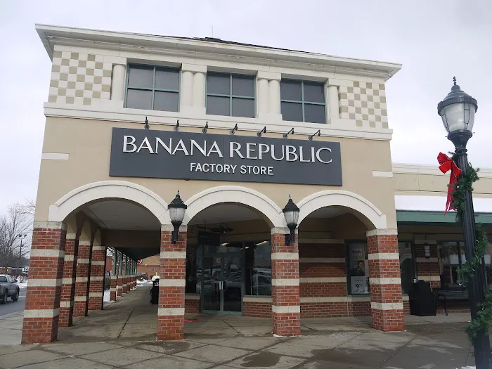 Banana Republic Factory Store 5