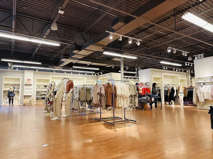 Banana Republic Factory Store 4