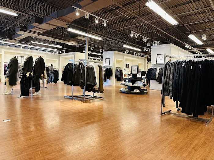 Banana Republic Factory Store 3