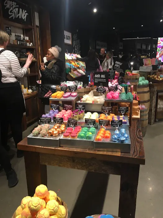 Lush Cosmetics Easton Town Center 2