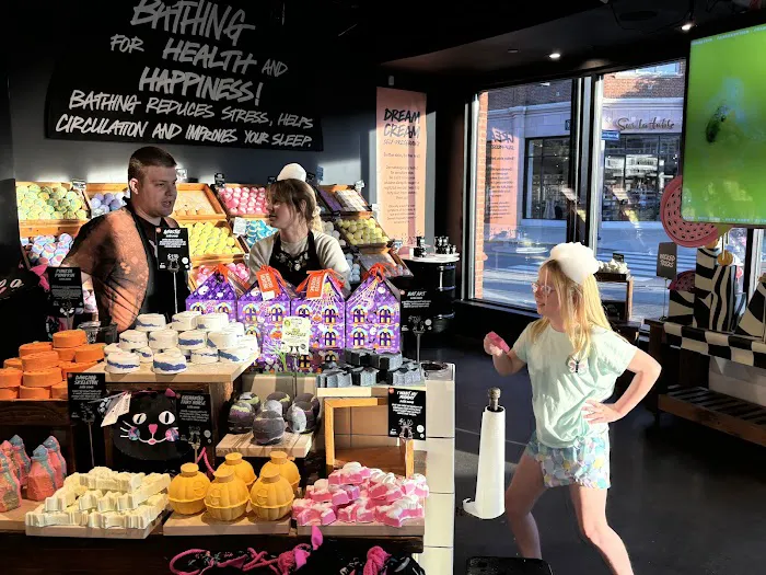 Lush Cosmetics Easton Town Center 6