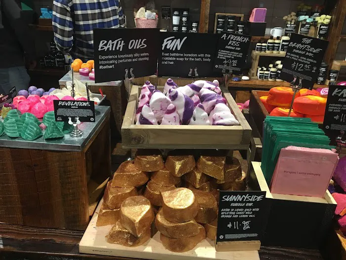 Lush Cosmetics Easton Town Center 8