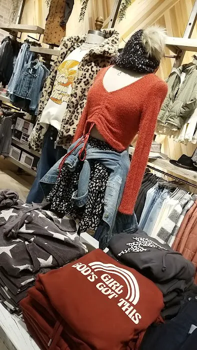 Altar'd State Polaris Fashion Place 8
