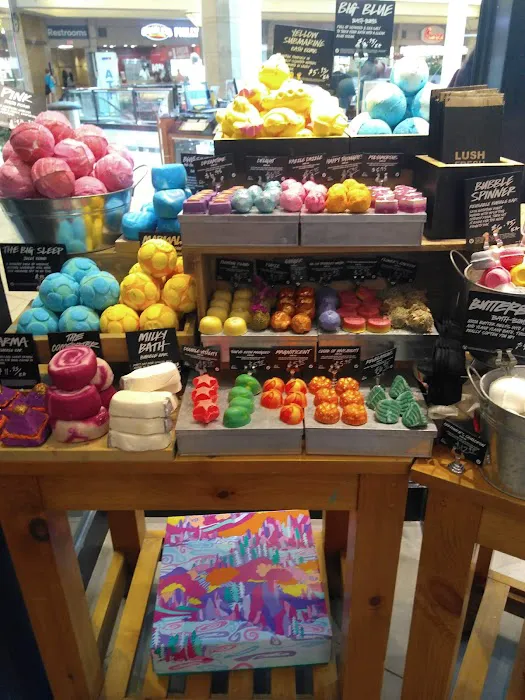 Lush Cosmetics South Hills 5