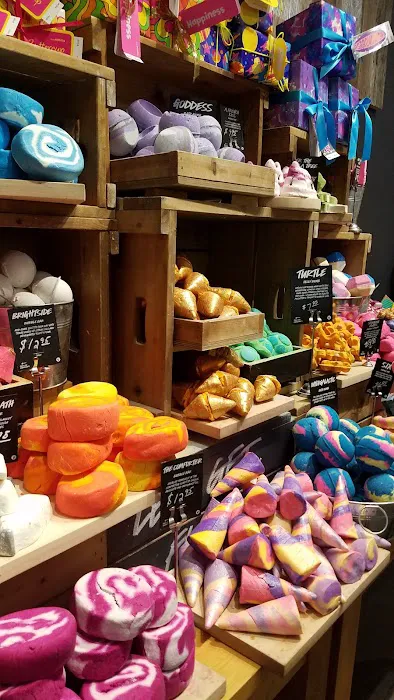 Lush Cosmetics South Hills 7