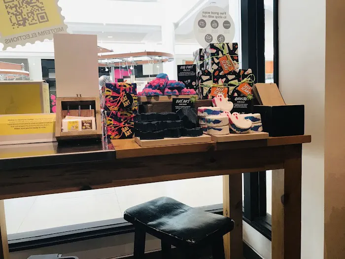 Lush Cosmetics South Hills 9