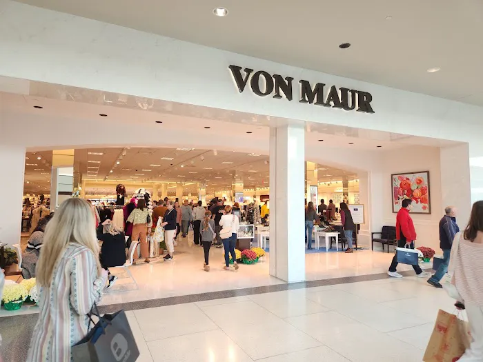 Von Maur 1