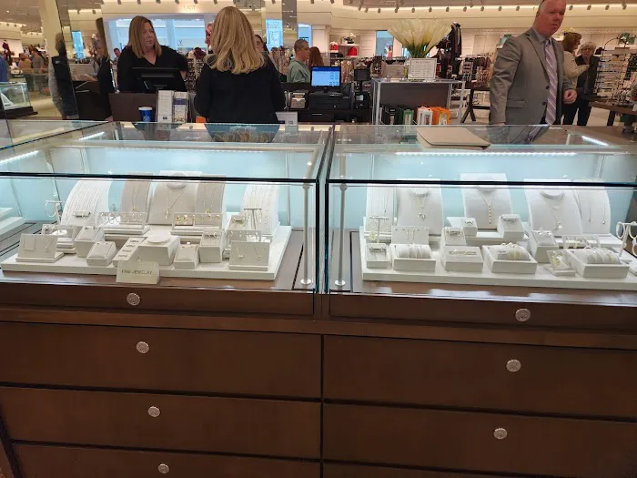 Von Maur 4