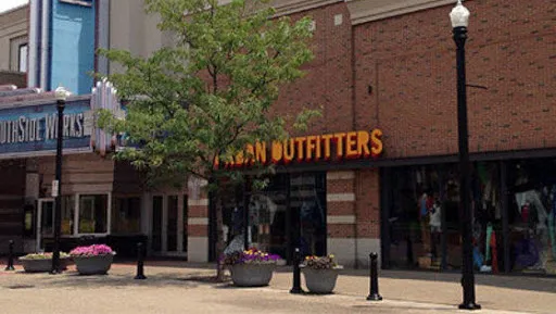 Urban Outfitters 0