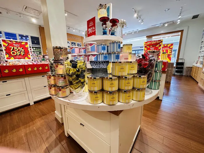 Bath & Body Works 1