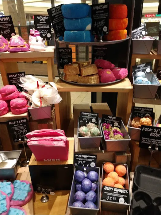 Lush Cosmetics Ross Park 8