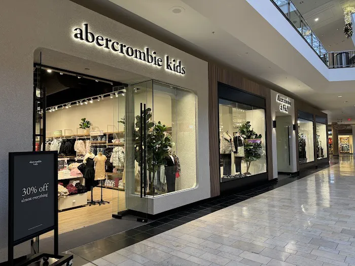 Abercrombie & Fitch 1