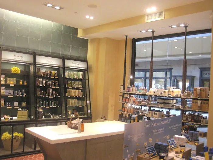 L'OCCITANE EN PROVENCE 2