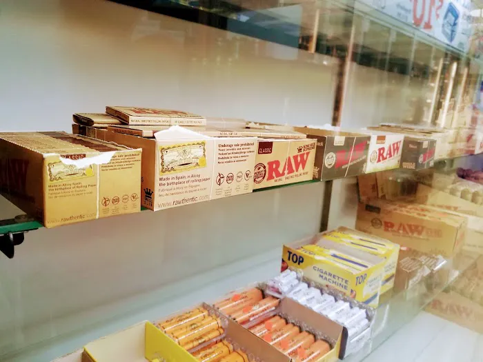 161 Carryout & smoke shop, Beer Wine Lottery 9