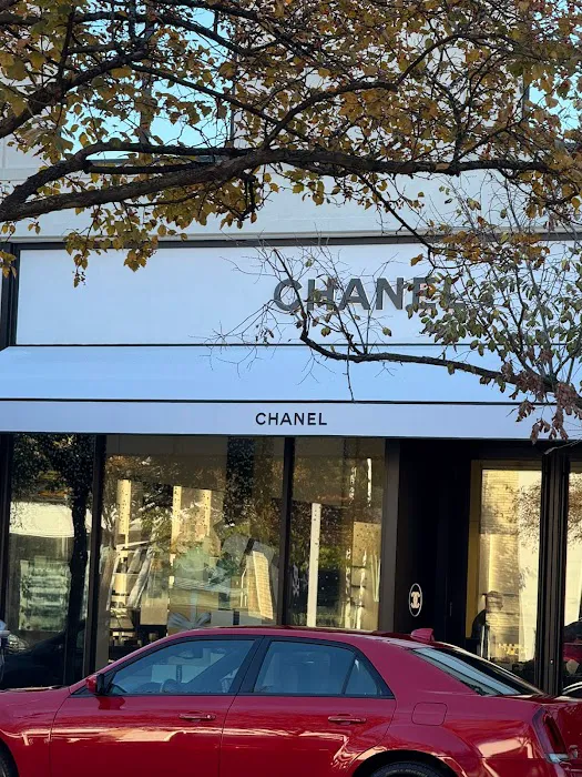 CHANEL FRAGRANCE AND BEAUTY BOUTIQUE 4