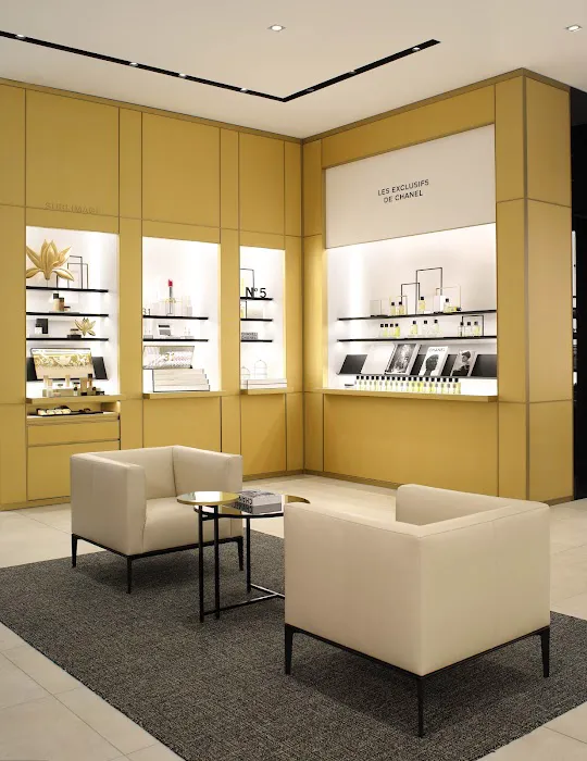 CHANEL FRAGRANCE AND BEAUTY BOUTIQUE 3