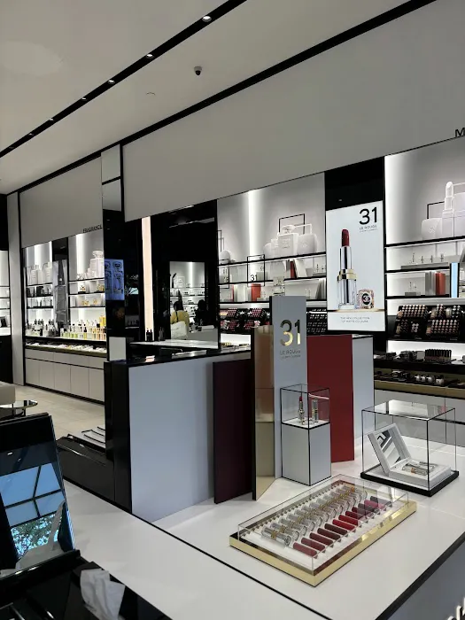 CHANEL FRAGRANCE AND BEAUTY BOUTIQUE 6