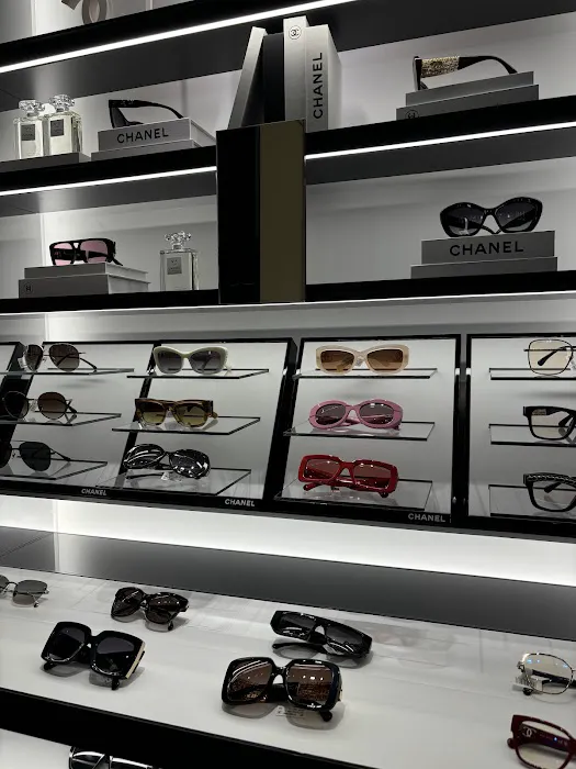 CHANEL FRAGRANCE AND BEAUTY BOUTIQUE 9